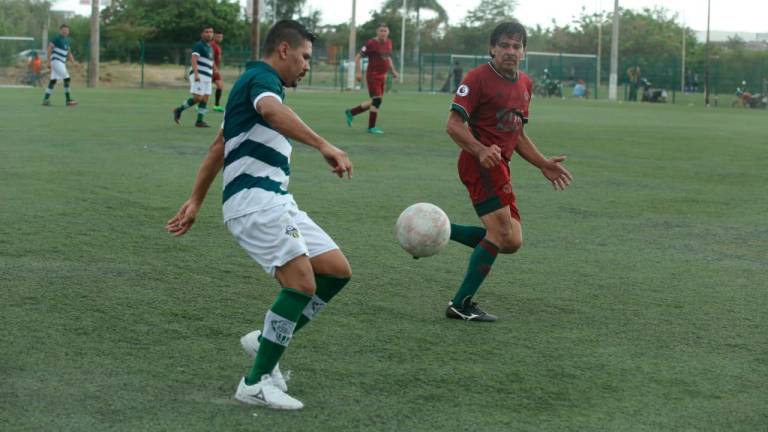 Sonido Zeuss-Servigrúas sucumbió en la pasada fecha de la Liga de Futbol Superveteranos Municipal.