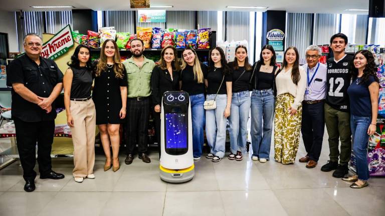 En el Tec de Monterrey Campus Sinaloa presentan a Findy, un robot inteligencia artificial.