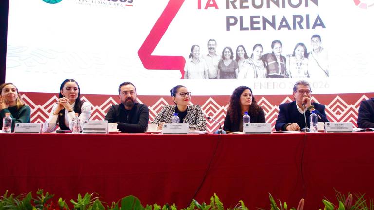 En su cuarta plenaria, Morena enfatizó lealtad y cohesión rumbo al inicio del segundo periodo ordinario de la LXVI Legislatura, con la reforma electoral como prioridad.