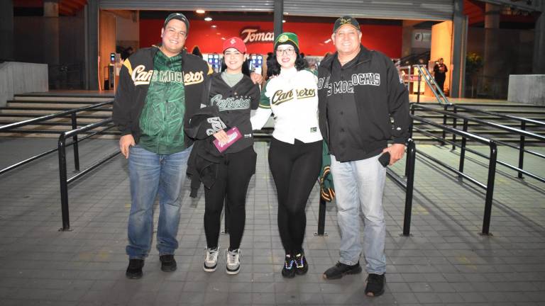 César López, Mariana Armenta, Ileana López y César López.