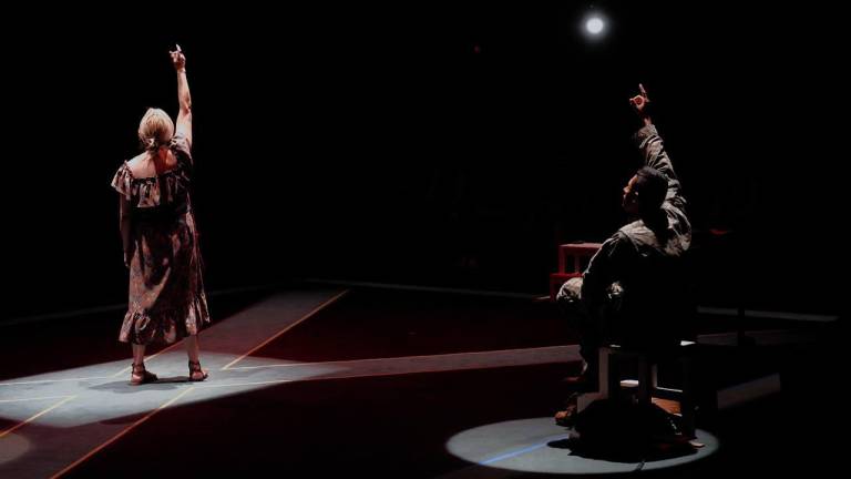 La obra de teatro ‘Donde se cruzan los sueños’ se presentó en el teatro Ángela Peralta.