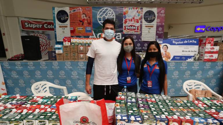 Daniel Velazco, Jénnifer Aceves y Bianca Gómez.