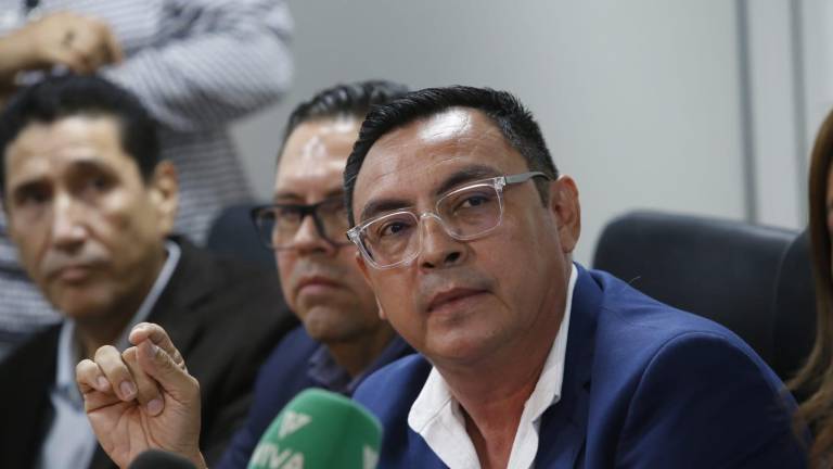 El regidor por el PAN Felipe Parada Valdivia, junto con Diputados panistas, proponen exentar el pago de derecho de piso a comerciantes en situación vulnerable.