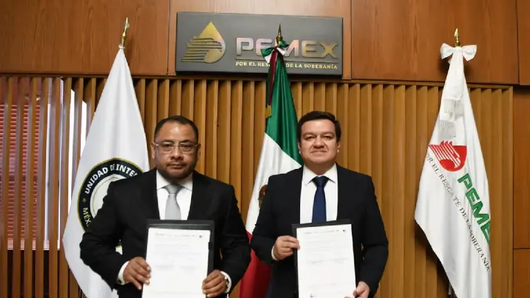 Omar Reyes Colmenares, titular de la UIF y Juan Carlos Carpio Fragoso, titular de Pemex.