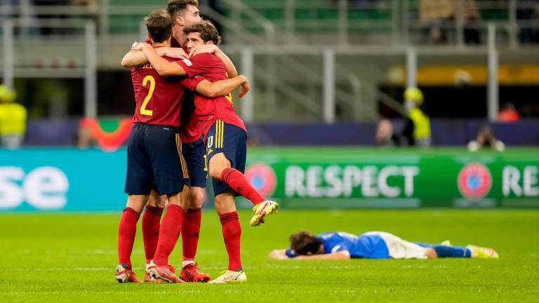 España vence 2-1 a Italia.