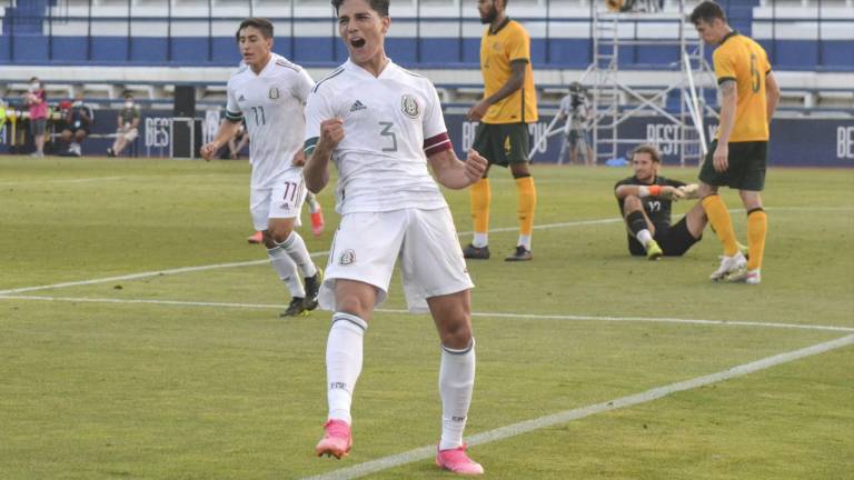Kevin Álvarez celebra el gol del empate transitorio a dos anotaciones.