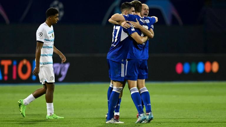 El Chelsea se desbarajusta en Zagreb para iniciar la Champions League con derrota