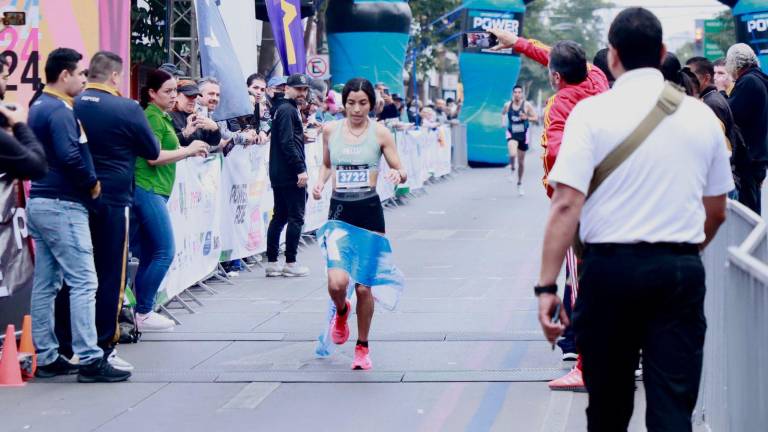 Mazatleca Norma Labrador conquista los 5K del Maratón de Culiacán