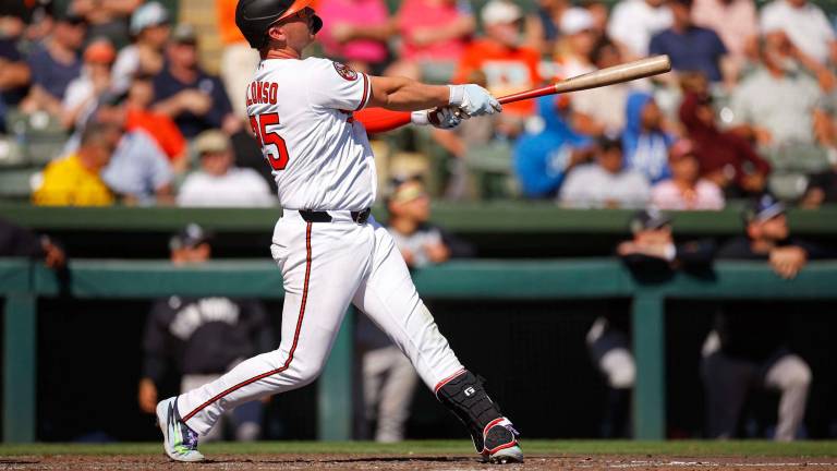 Pete Alonso se estrenó con los Orioles al conectar el primer jonrón de los juegos de pretemporada de 2026.
