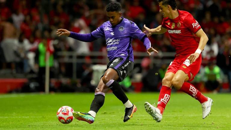 Mazatlán FC no pudo hacer mucho en la casa del Toluca, pese que éstos se quedaron con un elemento menos.