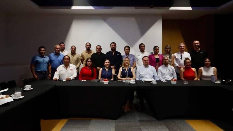 Este miércoles la Alcaldesa de Mazatlán Estrella Palacios Domínguez participó en la Mesa de Seguridad.