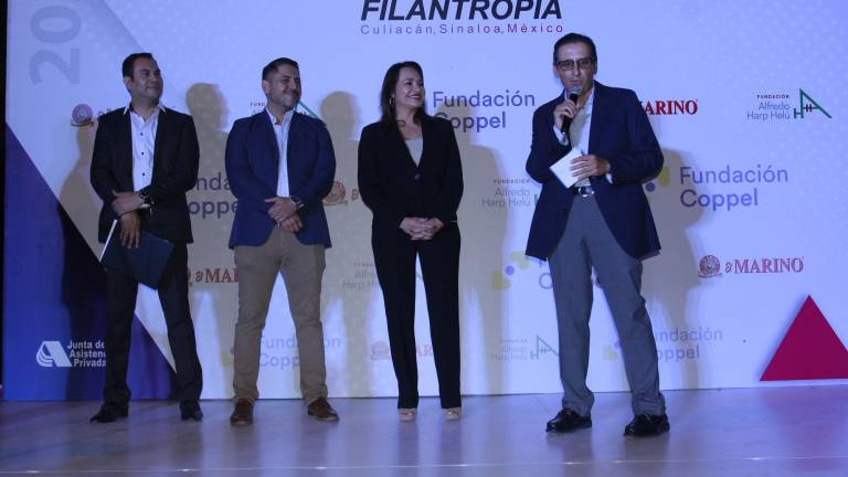 Jonathan Reyes, Daniel Astorga, Hilde Salgado y Mario Córdova Arista.