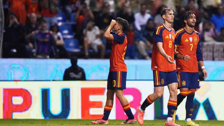 Pedri celebra su gol para España, que la noche del lunes venció 3-1 a Perú en Puebla.