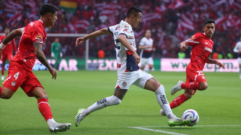 Chivas logró rescatar un empate del Nemesio Diez ante Toluca.