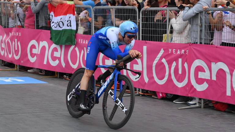 Simon Yates da la sorpresa en la segunda jornada del Giro.