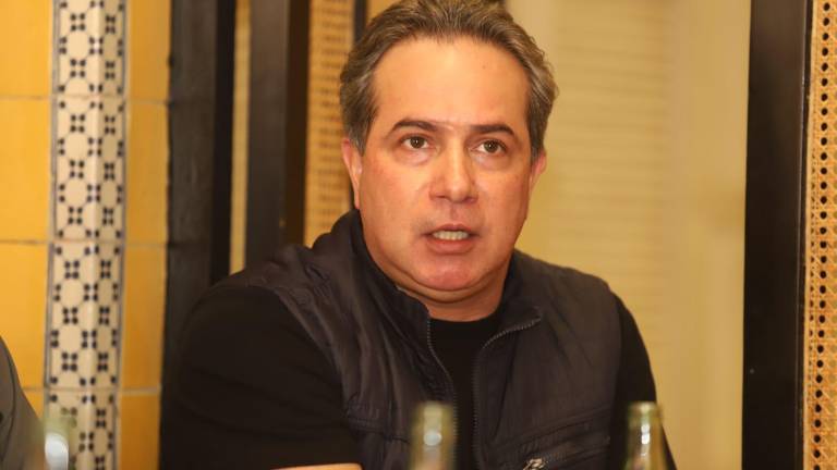 Erick Mandujano considera que la reducción de horarios en la Panamá Zona Dorada responde a una estrategia para enfrentar la baja afluencia de comensales y turistas.