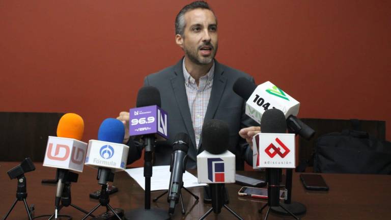 Gene Bojórquez acusa a diputados de cobrar gastos de transportación, aunque viven en Culiacán