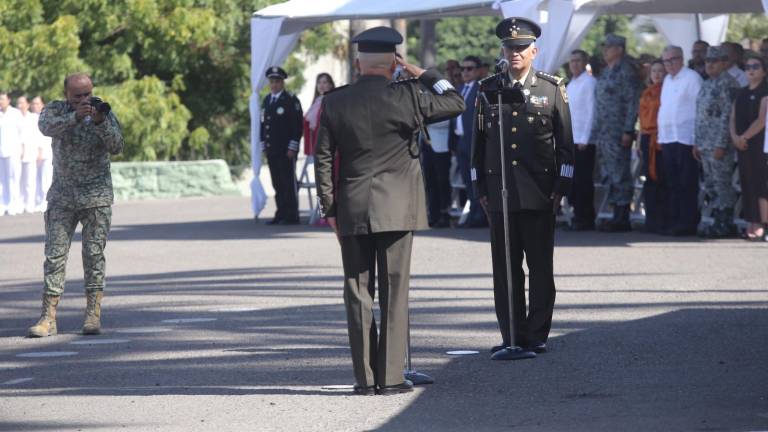 El General de División de Estado Mayor, Héctor Ávila Alcocer, asumió el mando como Comandante de la Tercera Región Militar.