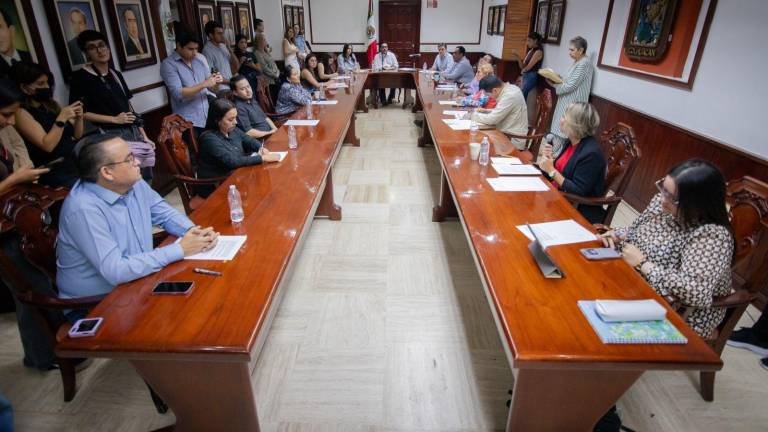 Durante la sesión de Cabildo, se dio a conocer a las personas seleccionadas en diversas categorías del Premio Coltzin al Mérito Ciudadano 2025.