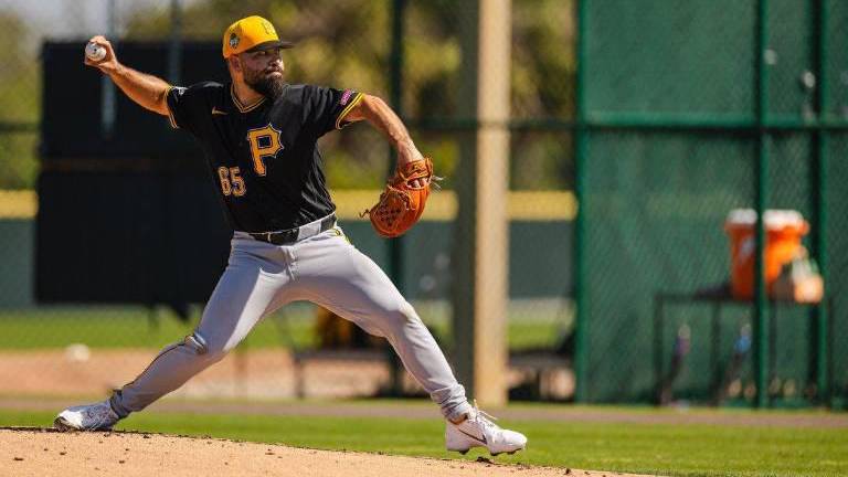 El lanzador mazatleco José Luis Urquidy tuvo su primera apertura con los Piratas de Pittsburgh en la pretemporada de la MLB, enfrentando a los Mellizos de Minnesota.