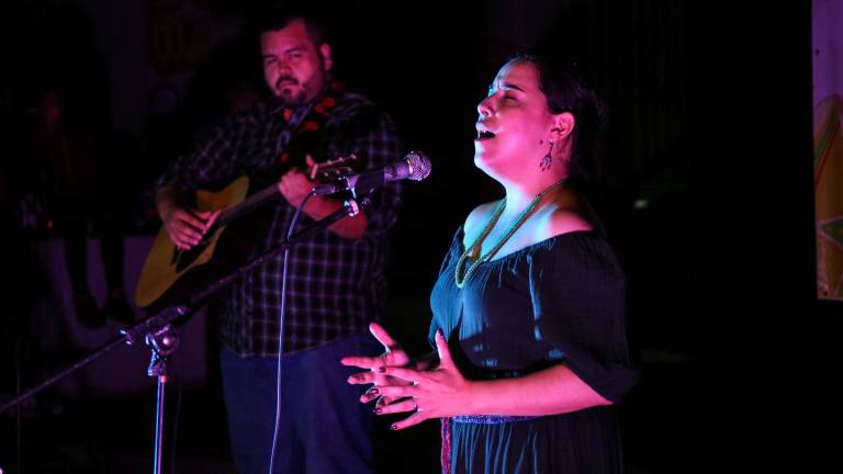 Derroche de talento se manifestó en honor a la cantante sinaloense Amparo Ochoa.