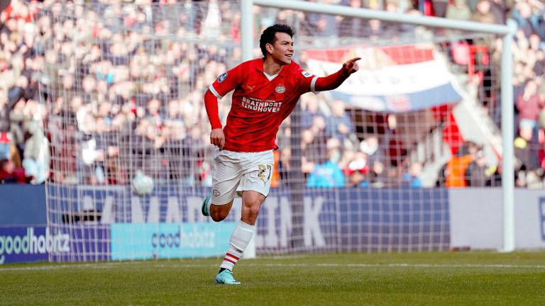 Chucky Lozano marca su quinto gol en la Eredivisie