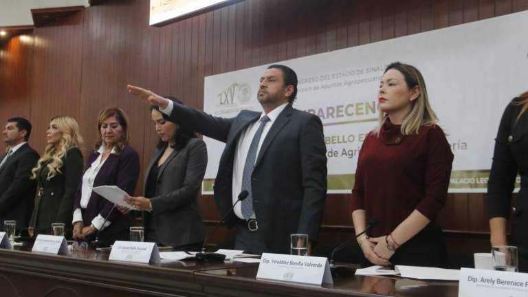 El Secretario Ismael Bello Esquivel, en comparecencia ante el Congreso del Estado.