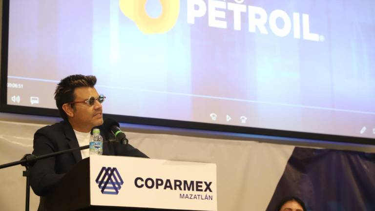 Amado Guzmán Reynaud, director de Grupo Red Petroil, durante la conferencia invitado por Coparmex.