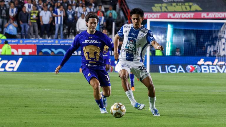 Pachuca saca magra ventaja en casa.