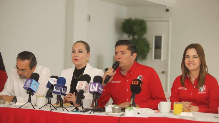 Conferencia en Mazatlán de la dirigencia del PRI en Sinaloa.