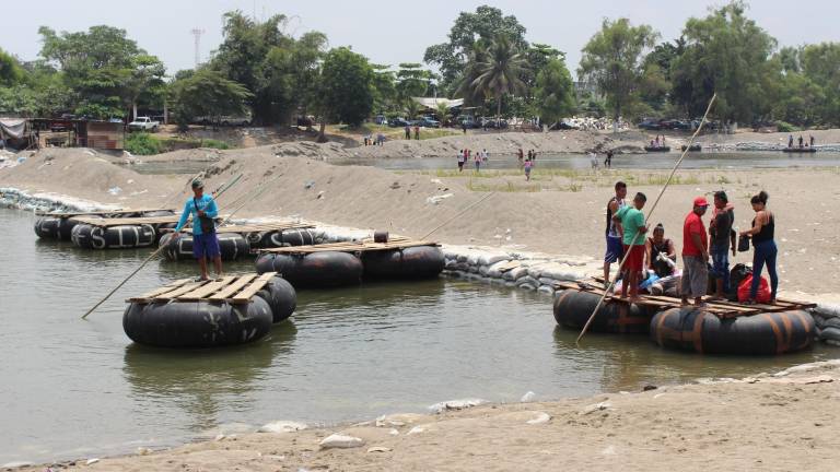 Migrantes centroamericanos en el Río Suchiate