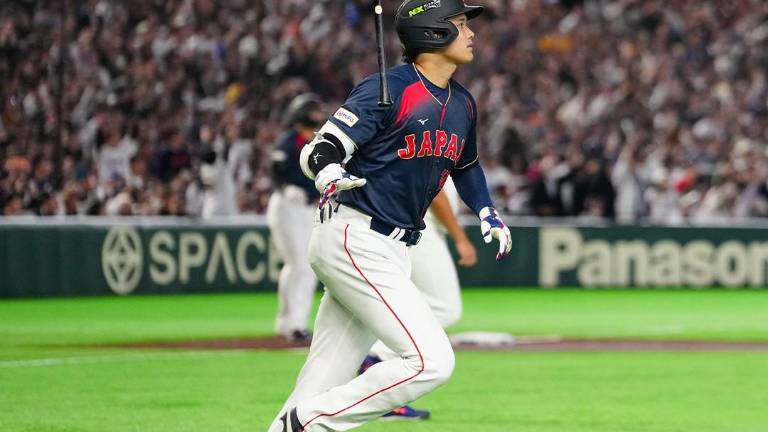 Shohei Ohtani conecta un grand slam.