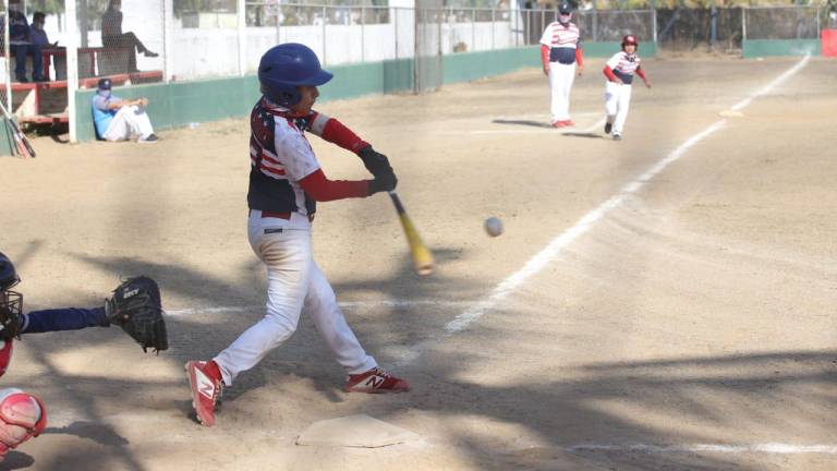 Liga Mazatlán A ligó triunfo en la categoría Infantil Menor al superar a Liga Chololos, en el Torneo de Beisbol 50 Aniversario.