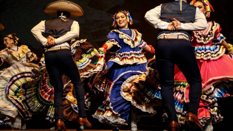 En el espectáculo participa el Taller de Danza Folclórica de la Escuela de Arte José Limón.