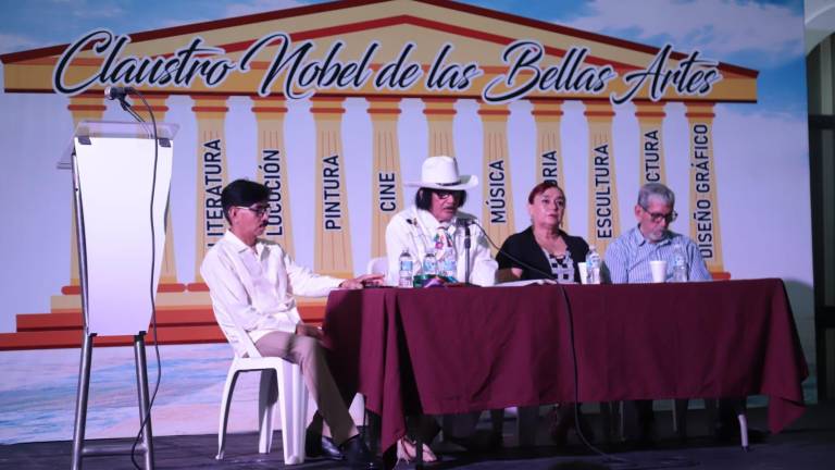 Un coloquio se celebró este viernes en Mazatlán previo a la entrega de reconocimientos a los artistas en el Clautro Nobel de las Bellas Artes.