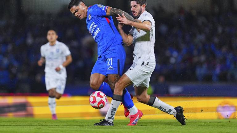 Gabriel “Toro” Fernández, quien aquí protege el esférico, anotó el gol del empate para la Máquina.