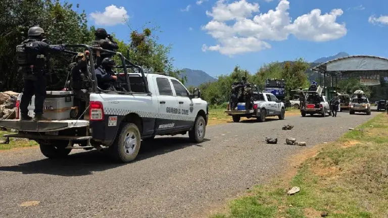 Despliegue de fuerzas de seguridad en la región de la Montaña Purépecha.