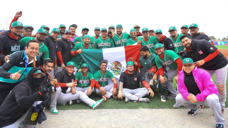 México celebra subir al podio.