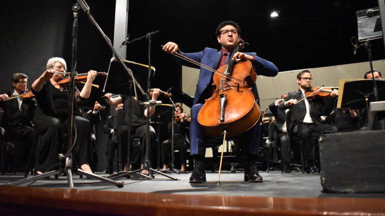 El violonchelista César Bourguet se presenta en Culiacán junto a la Orquesta Sinfónica Sinaloa de las Artes.