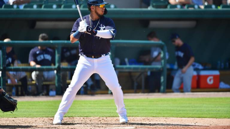 Isaac Paredes pegó jonrón y triple en su regreso de una semana a Grandes Ligas.