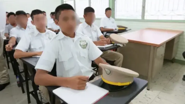 La SEP indicó que las escuelas militarizadas no están permitidas.