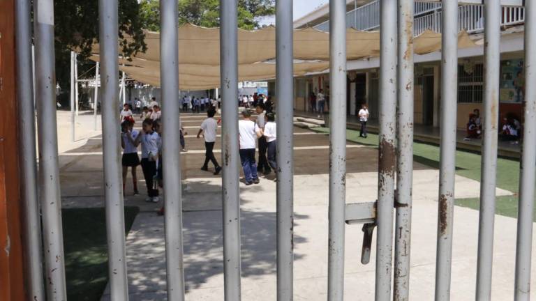 Debido a las condiciones del calor, el Gobernador de Sinaloa Rubén Rocha Moya pide terminar el ciclo escolar.