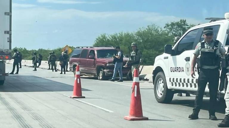 La familia viajaba en una camioneta marca Chevrolet modelo Tahoe 2001, con placas de Texas, EE.UU.