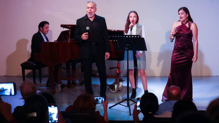 Crissel Gómez, el tenor Óscar Gómez y la soprano Ana Lucía Rivera Gómez.