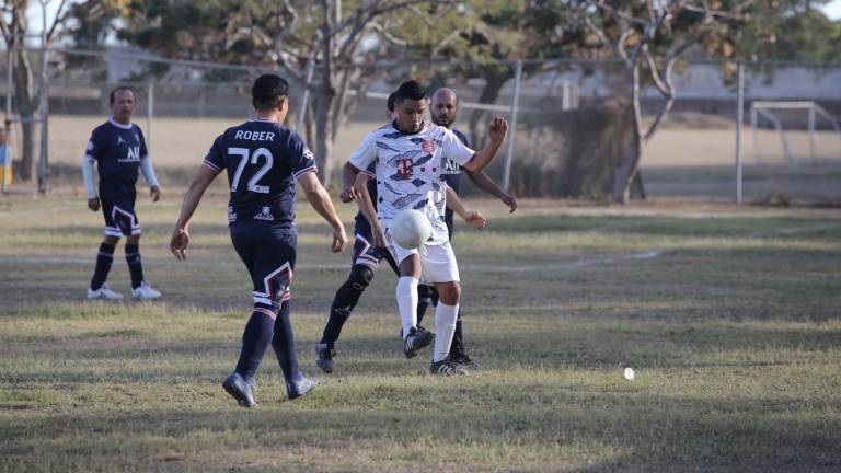 Galenos reanudan acciones en el Futbol Intermédicos