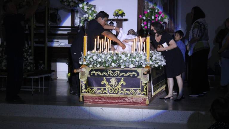 Fieles participaron en la ceremonia.