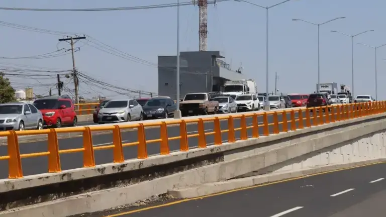 El tráfico en el nuevo puente Colosio en Mazatlán ha sido un tema de gran preocupación.
