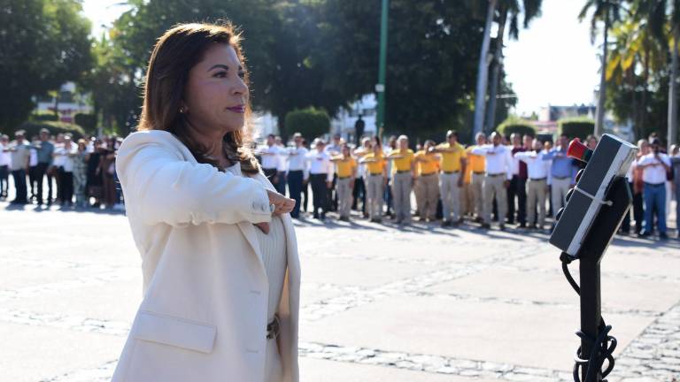 Gloria Himelda Félix Niebla, Secretaria de Educación, encabeza homenaje luctuoso a Emiliano Zapata.