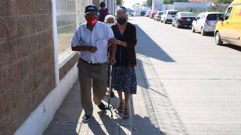 Último día de vacunación para adultos mayores en Mazatlán registra poca afluencia