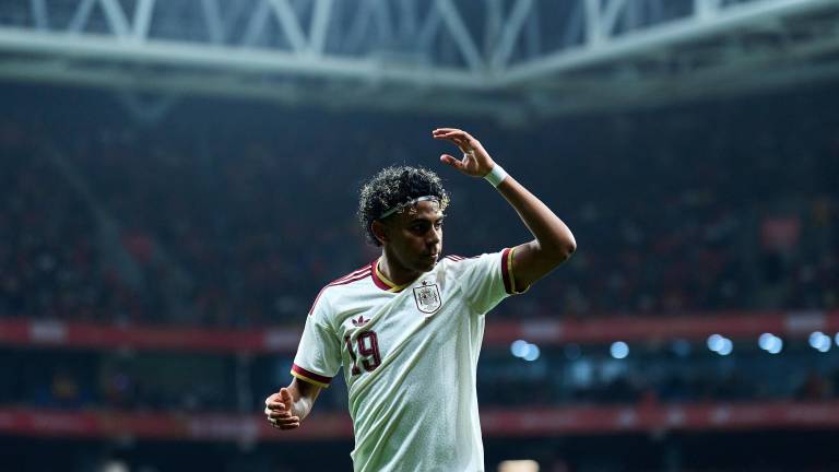 Lamine Yamal se lanza contra españoles que lanzaron cánticos racistas.